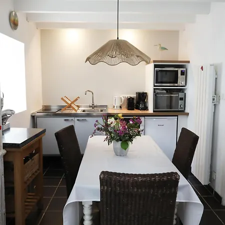 別荘 De La Laiterie ブエイ